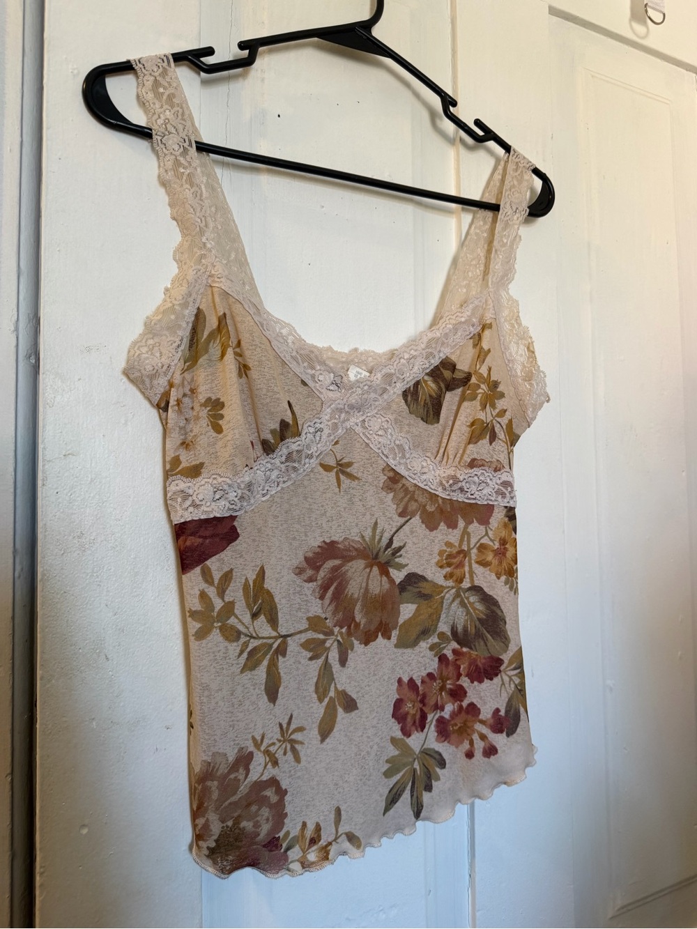 Eyeshadow Cream Lace-Trim Camisole